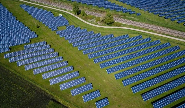 太陽能光伏發(fā)電站原來是這樣建立的